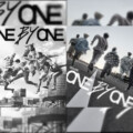 ボーイズグループ「ODDLORE」1st AL『ONE BY ONE』ジャケット写真公開／新曲「Embers」MVプレミア公開も決定