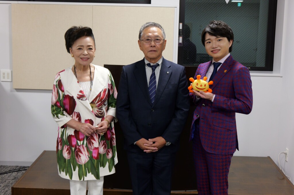 松前ひろ子、新村卓実町長、小山雄大