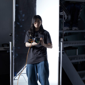 小林私がTVアニメ『アルネの事件簿』EDテーマの新曲「人形の街」を配信リリース／本日Music Videoが公開