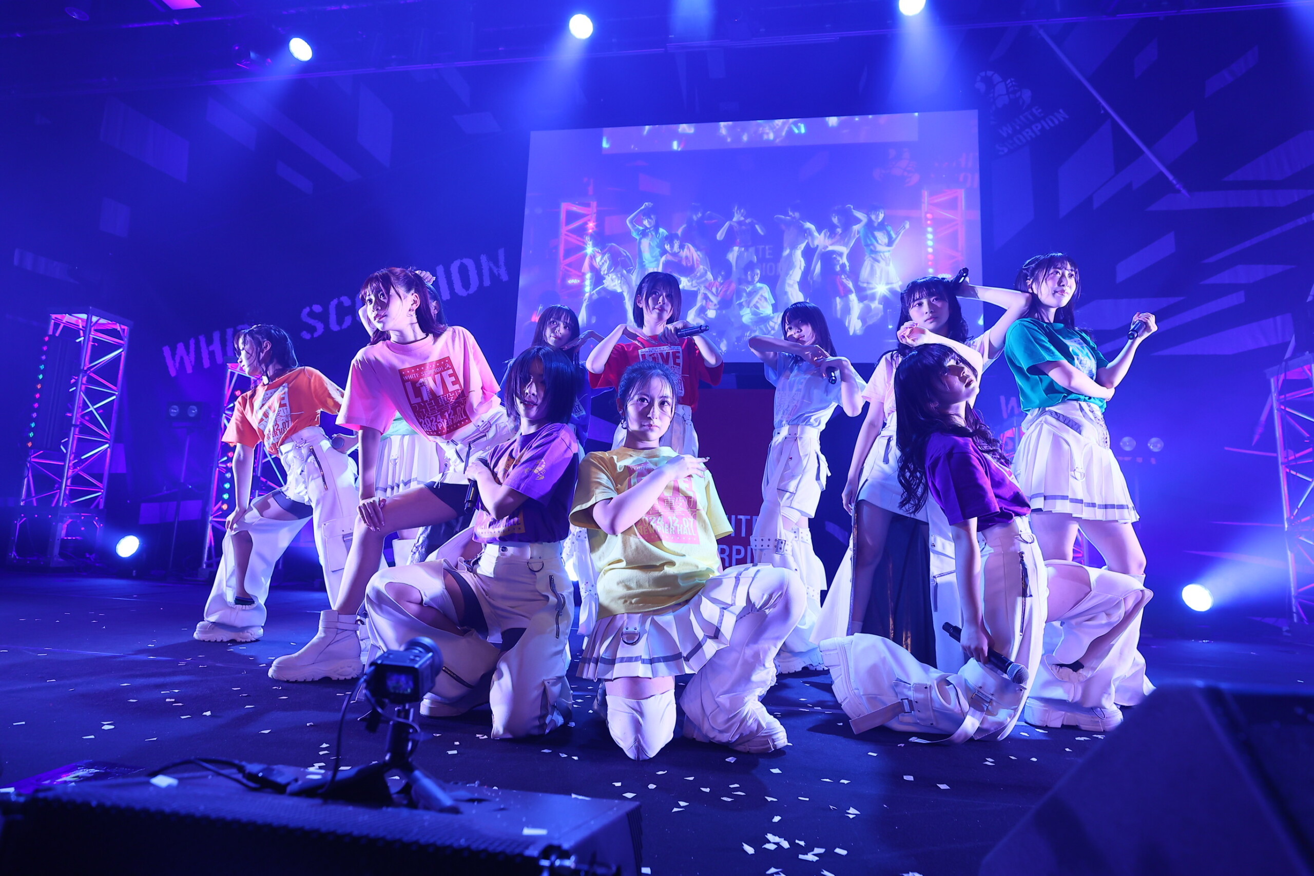 WHITE SCORPION 1周年記念ワンマンライブ“追撃”開催、アオハルな