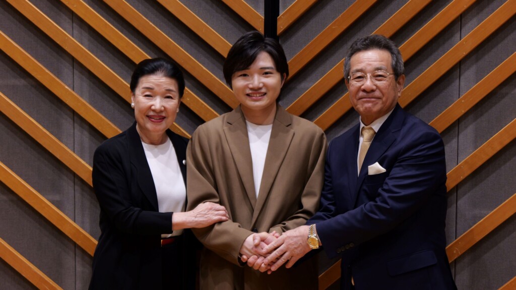 さわだすずこ、小山雄大、弦哲也