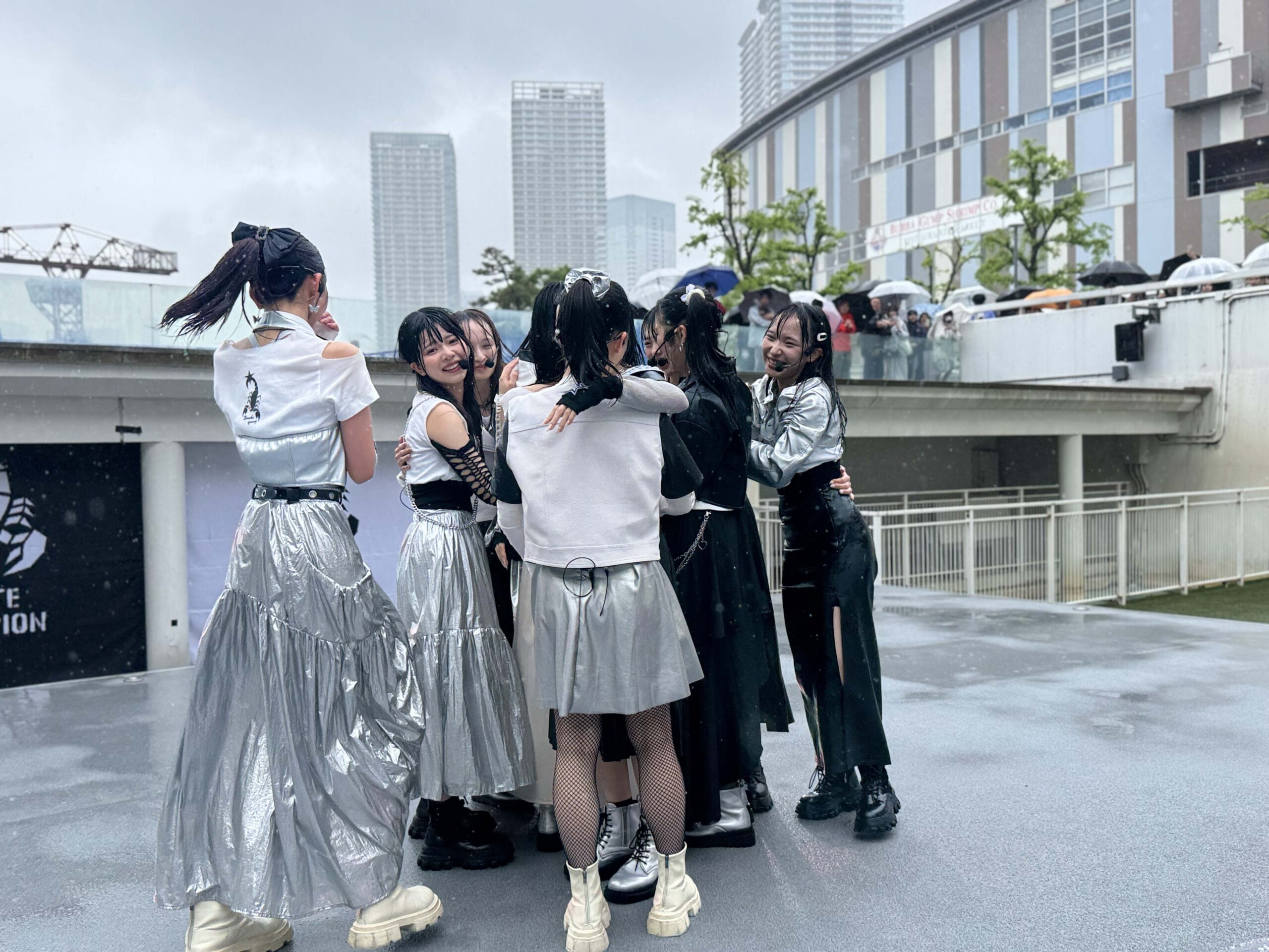 WHITE SCORPION 『Beach opening』リリイベ・リベンジ開催、1,000人の