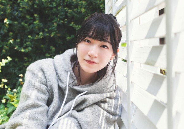 前島亜美最新アー写