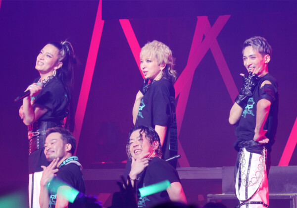 ENVii GABRIELLA(エンヴィ・ガブリエラ) 自身最大規模のホールライブ『TRIGENESICA』開催／『エンガブの部屋2026』実施決定