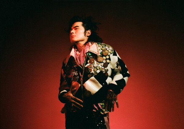 高岩遼『Ain’t Nobody’s Business』リリースとワンマンライブ開催を発表、アー写公開