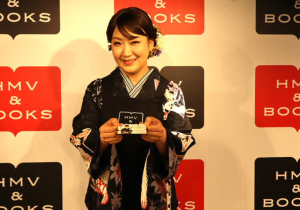市川由紀乃 HMV＆BOOKS SHIBUYAで日店長