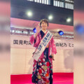 市川由紀乃、応援大使をつとめる福島県・国見町を6年ぶりに来訪 道の駅で新曲を熱唱 国見町のPRも