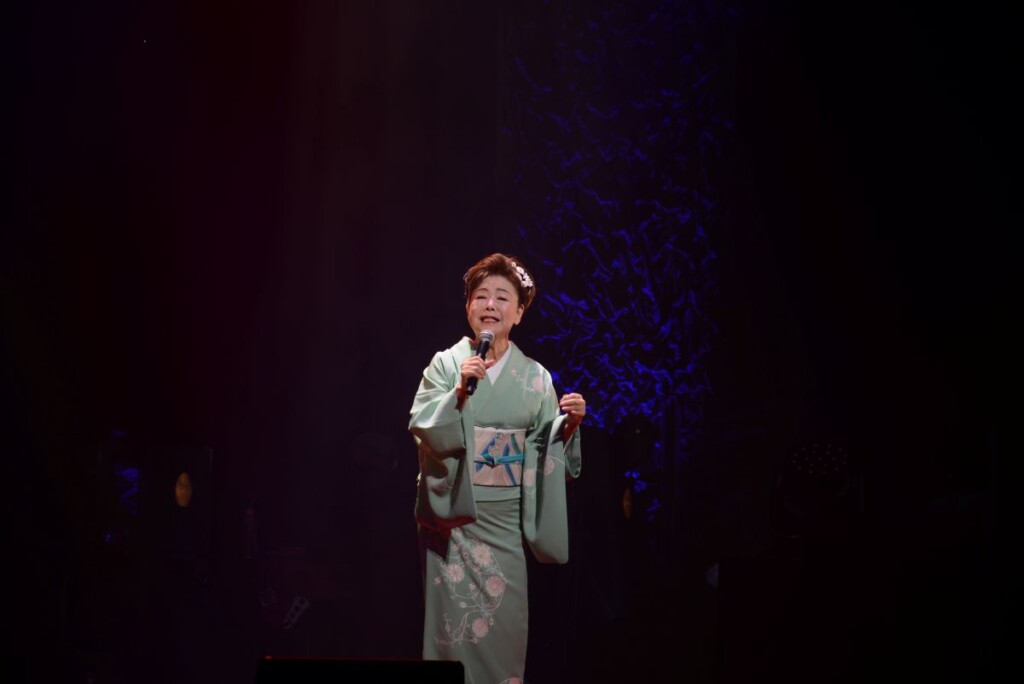 中村美律子40周年記念コンサート写真6