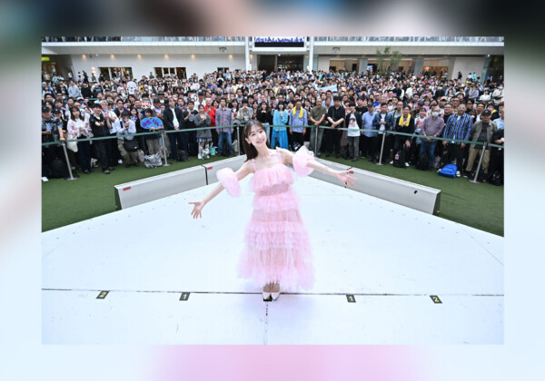 柏木由紀リリースイベントをラゾーナ川崎で開催、ソロ初、夢のステージでのライブに大興奮