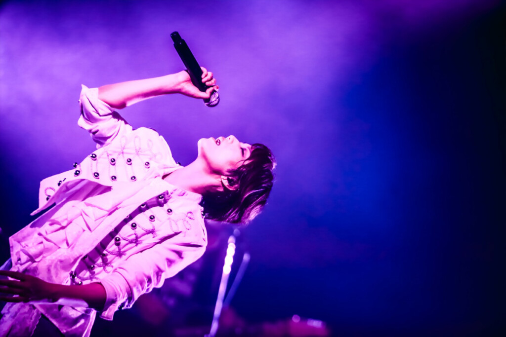 七海ひろき『HIROKI NANAMI LIVE HOUSE TOUR “AKATSUKI”』場面写0