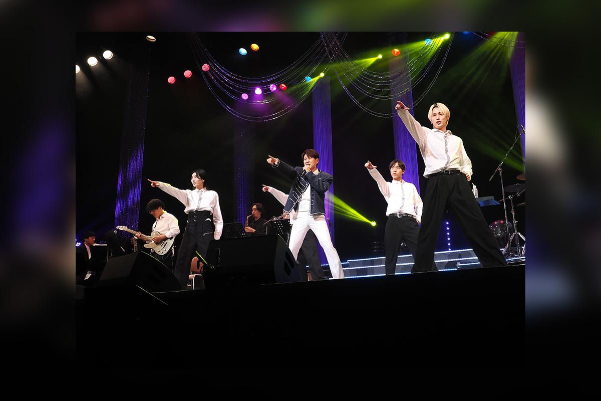 Park ジュニョン Holds 15th-Anniversary Concert in Tokyo